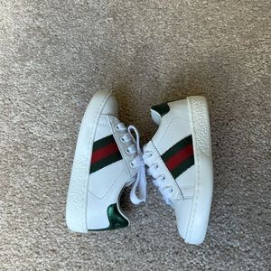 Gucci low top sneaker